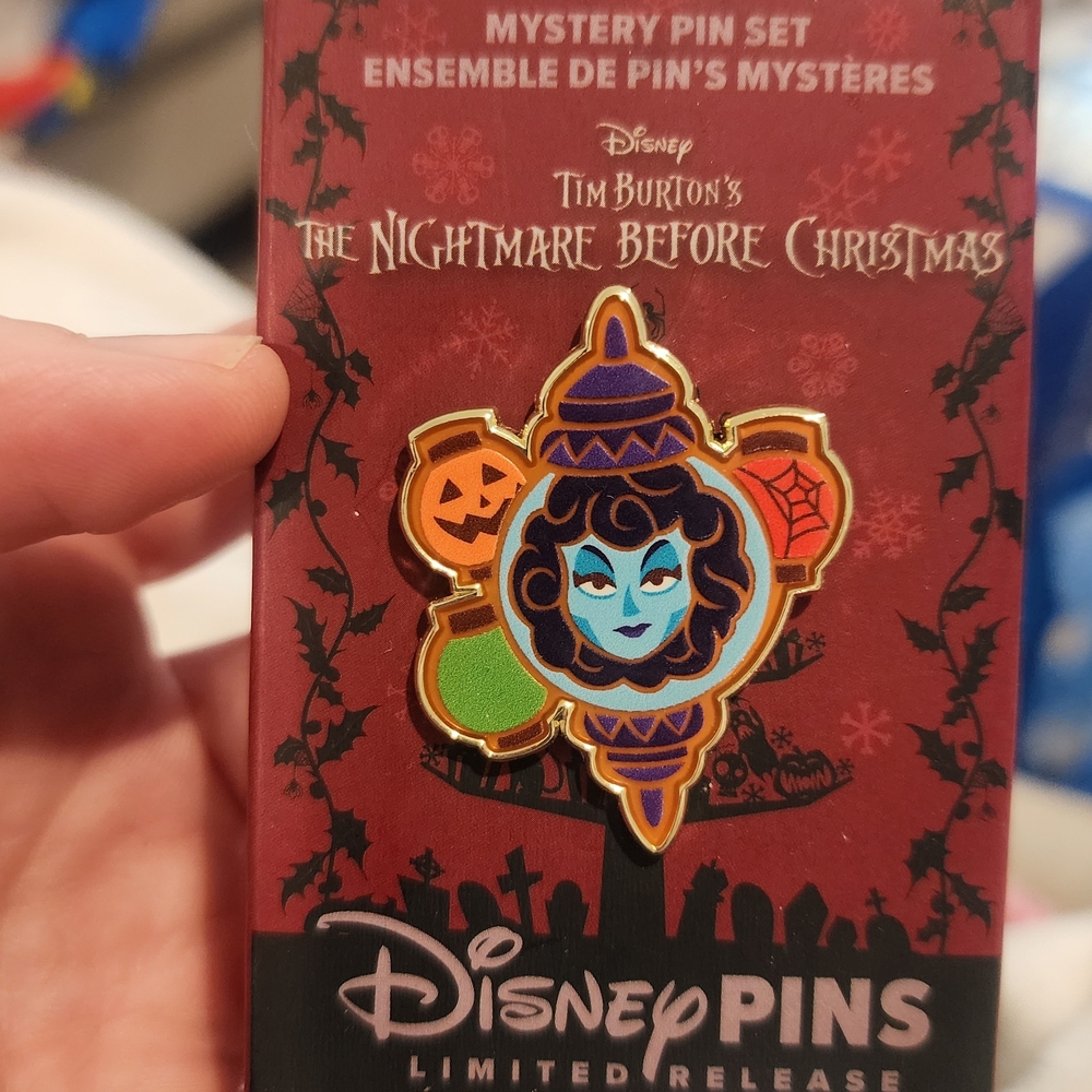Disney The Nightmare Before Christmas Mystery Pin - Colorful Character Spinner
